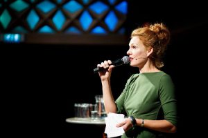 Actrice Janna Fassaert boeken als actrice, dagvoorzitter, spreker doe je via Boekingsbureau de VIPFabriek.nl